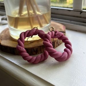 HANDMADE PINK CLAY TWISTED HOOP EARRINGS